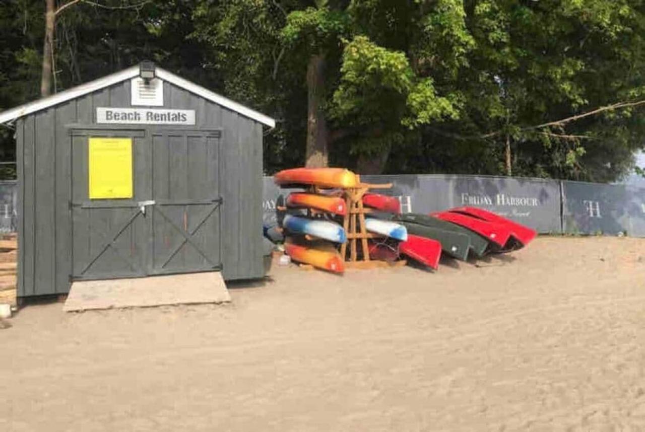 Stunning Stayz At Friday Harbour Beach Marina Resort Lake Simcoe Innisfil エクステリア 写真