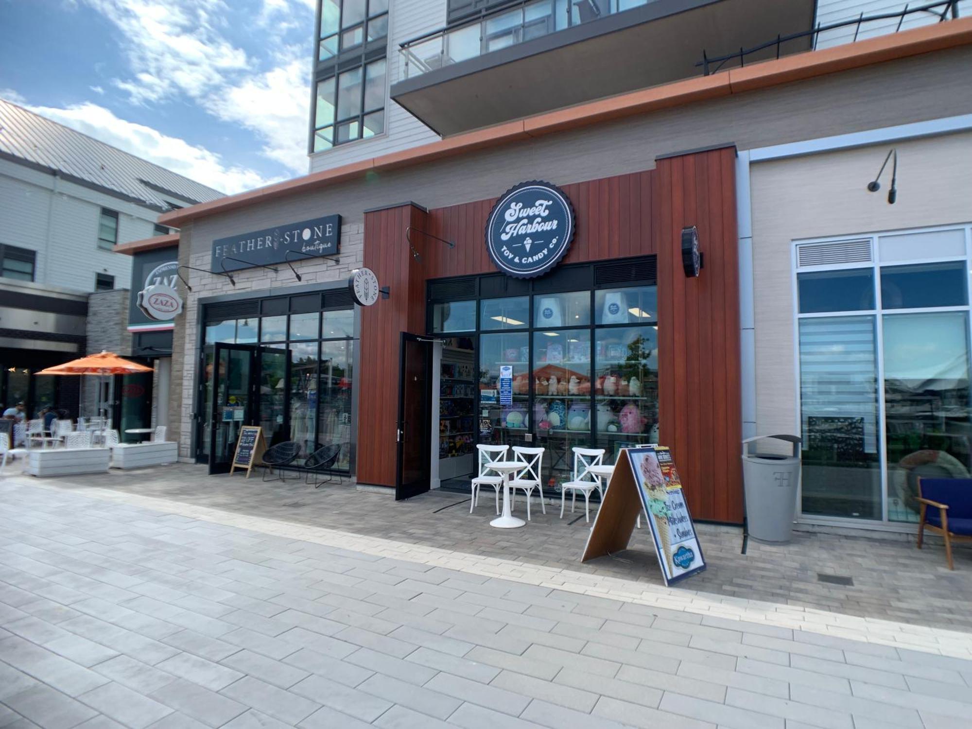 Stunning Stayz At Friday Harbour Beach Marina Resort Lake Simcoe Innisfil エクステリア 写真